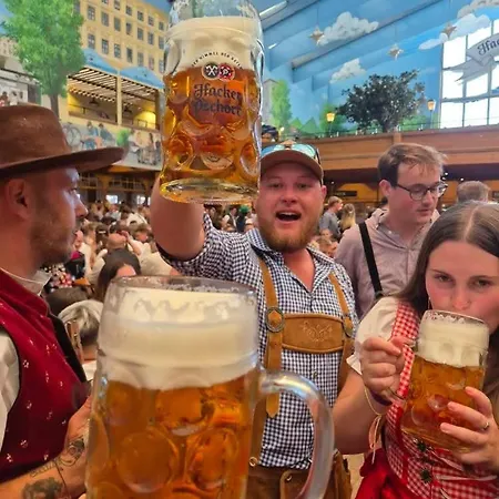 Beer Base-camp Oktoberfest With Free Welcome Beer And Traditional Dirndl-lederhosen Shop אתר קמפינג *